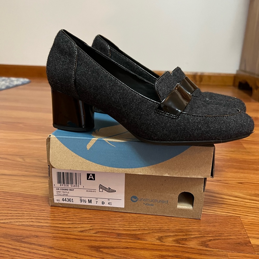 Clarks Cosmo Way Grey Textile Loafers size 9 1/2.
